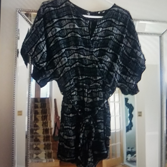 RIP Curl lightweight wrap kimono romper - Picture 3 of 10